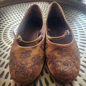 Zara Brown Floral Embroidered Flats